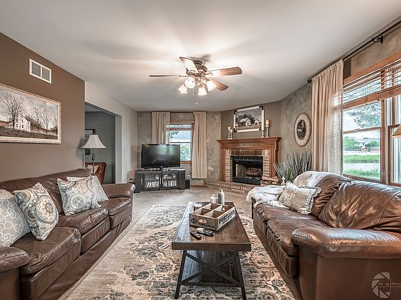 3rd image of 15440 W Donegal Dr