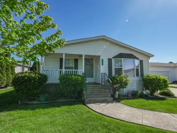 1288 Long Oak Rd, Manteno, IL 60950