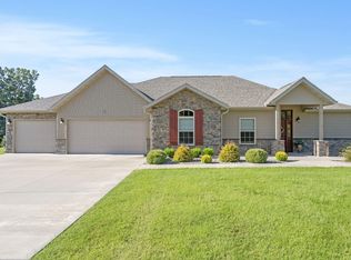 279 Three Pines Cir, Reeds Spring, MO 65737