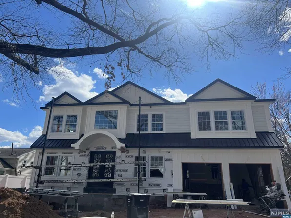 36 Alden Rd, Paramus, NJ 07652