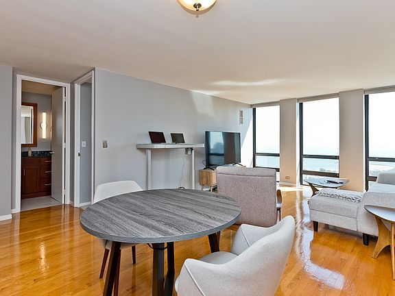 4th image of 1660 N Lasalle St #3109