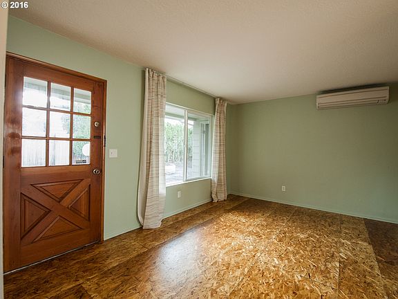 4th image of 6330-6332 N Greeley Ave