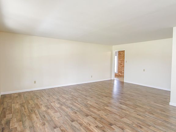 2nd image of 1513 E Main St