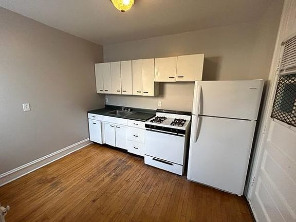 3rd image of 7379 N Damen Ave APT L3