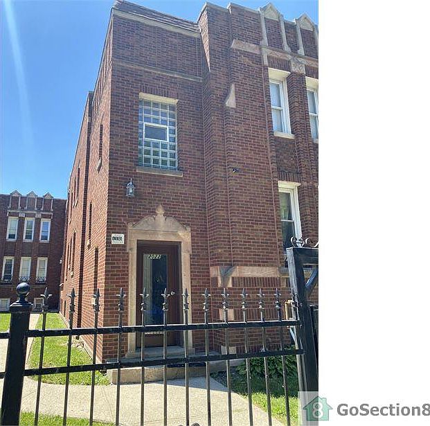 1st image of 2020 N Lamon Ave #1W