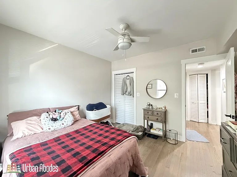3247 N Damen Ave #1AC — Photo 19