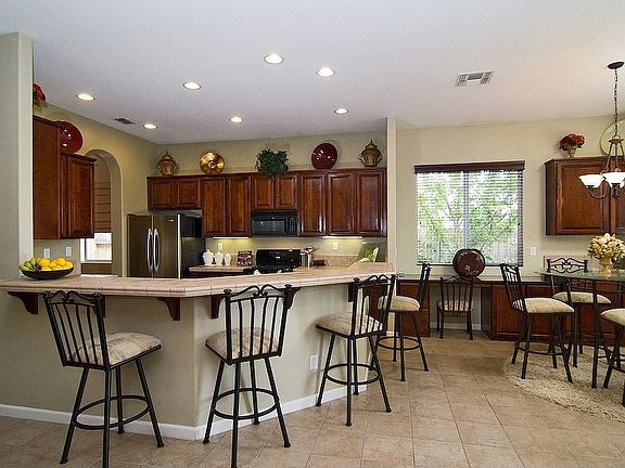 Breakfast Bar and Nook with Greenbelt Vies