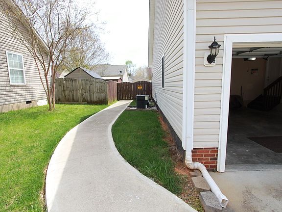 3rd image of 4045 Canvas Ave