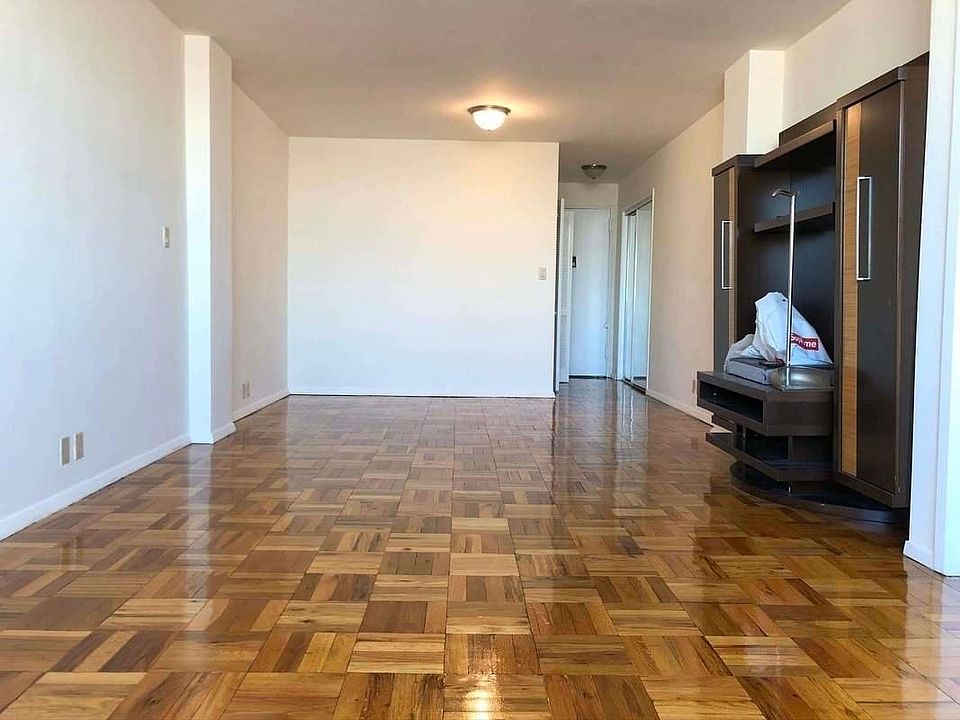 2nd image of 1019 Trinity Ave #4
