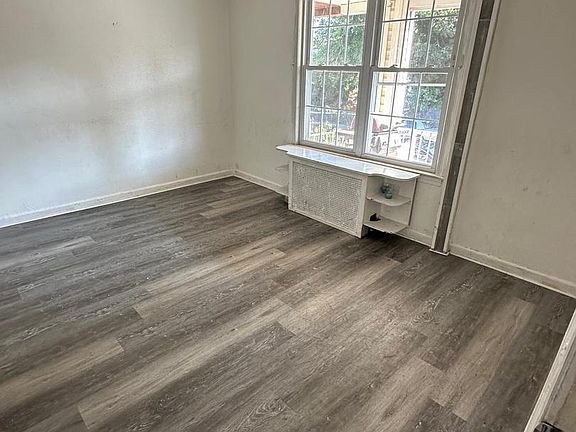 5th image of 22 Mervine Pl