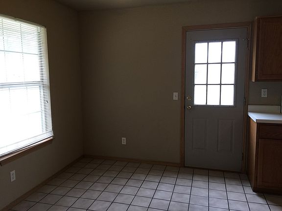 5th image of 201 SE 6th St APT A