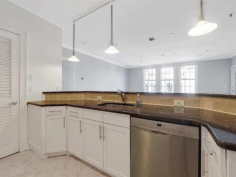 830 Monroe St #4I — Photo 4