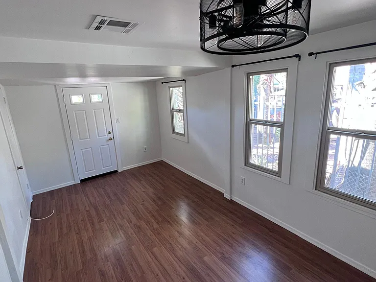 1031 E Palm Ln — Photo 10