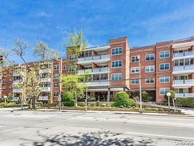 1 Kensington #Ph 18, Great Neck, NY, 11021