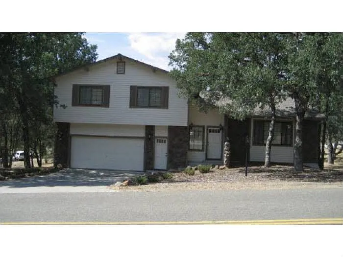 19704 Powder Horn Rd photo 1