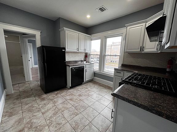 3rd image of 339 Valley Brook Ave APT 2E