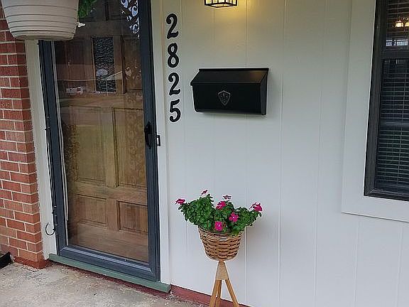 3rd image of 2825 Lynda Ln