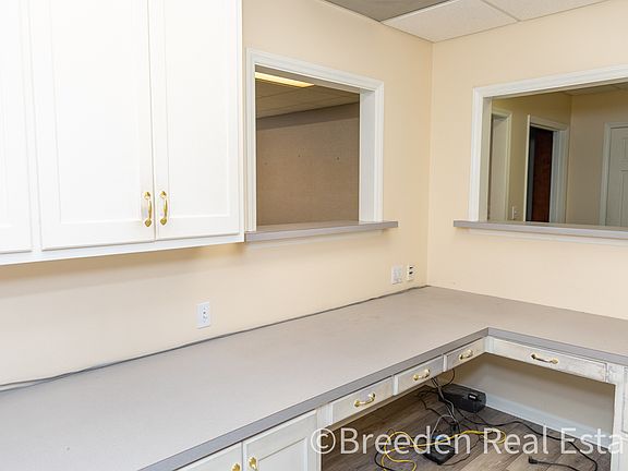 5th image of 301 S Green St Suite 1-A