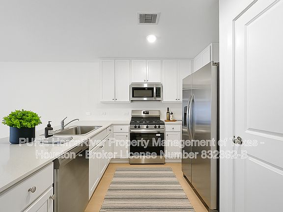 3rd image of 1619 Winwood Dr