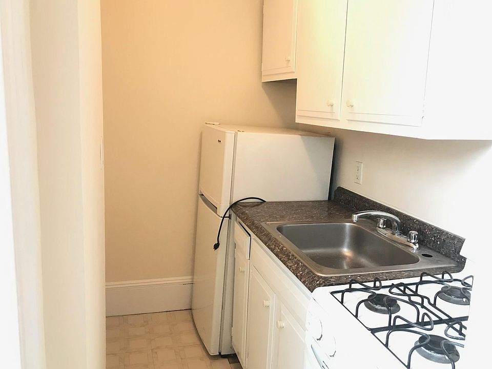 2nd image of 6 Ware St #2