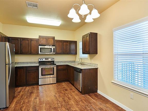 4th image of 5570 Confetti Dr APT 14