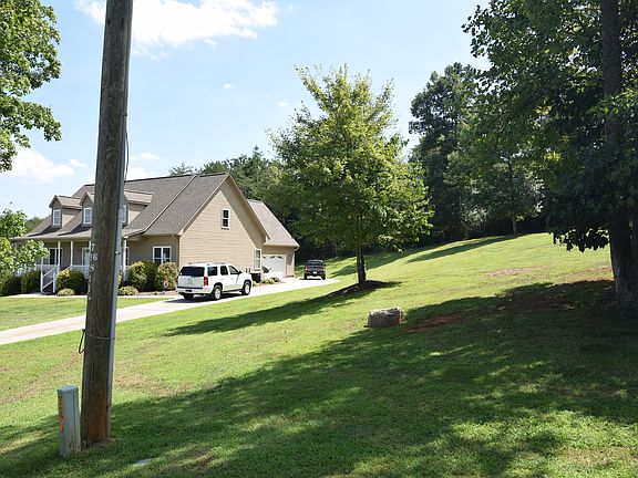 5th image of 117 Knollcrest Dr