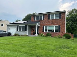 205 Countryside Ln, Mount Laurel, NJ 08054