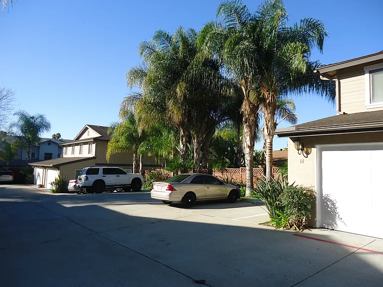 1133 Persimmon Ave #10 — Photo 5