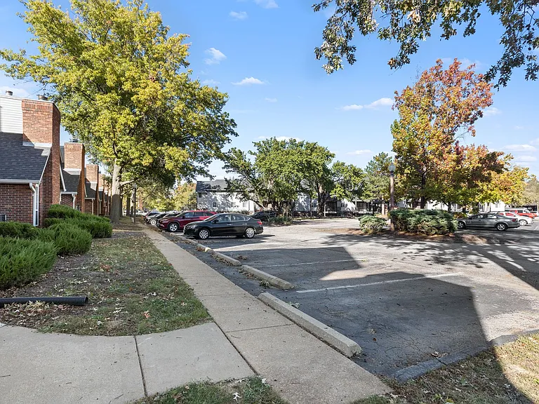 Heritage Apartments — Photo 7