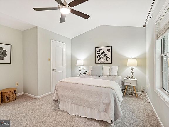4th image of 53 Larkwood Ct
