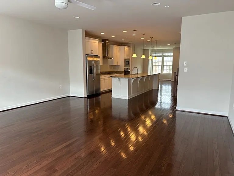 7313 Taylors Hill Ln — Photo 11