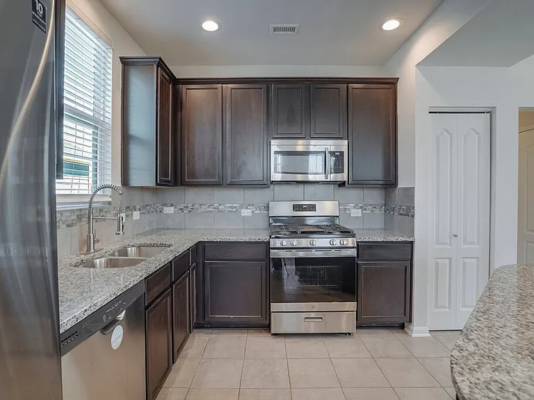 576 Ferrule Dr — Photo 5