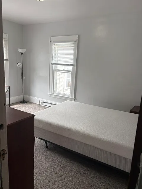 5 bed, 1967 sqft, $2,500 — Photo 4