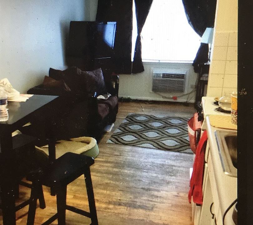 2nd image of 4423 N Ashland Ave APT 2B