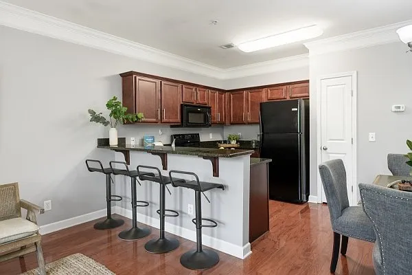 2310 Elliott Ave — Photo 4
