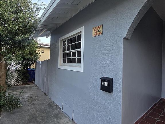 2nd image of 568 SW 3rd St #566