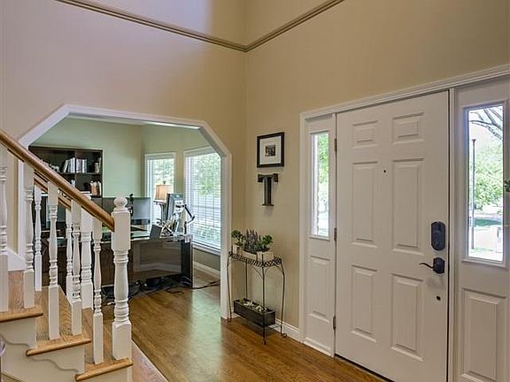 3rd image of 3831 Lynchburg Ct