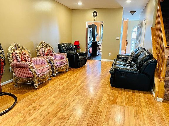 4th image of 212 Cheshire Ct