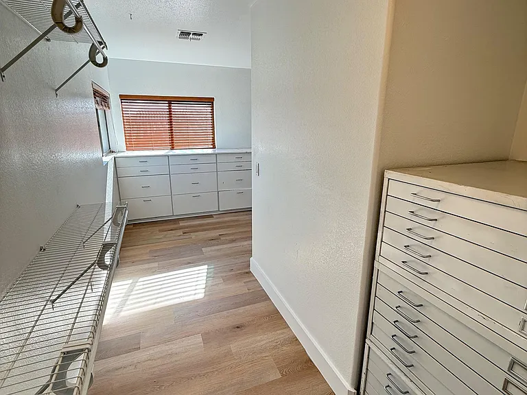 E Santa Fe Ln — Photo 1