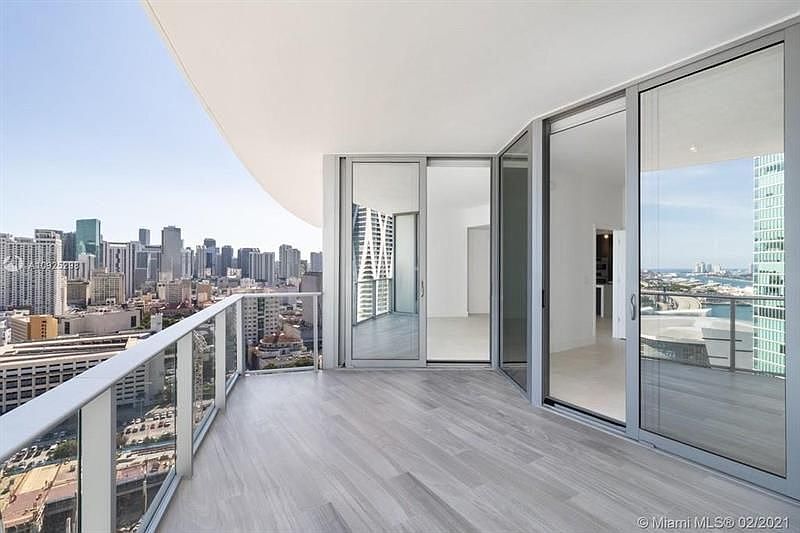 1st image of 851 NE 1st Ave Unit 2509