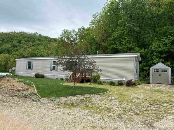 1930 Hideaway Hills Ln, Lansing, IA 52151