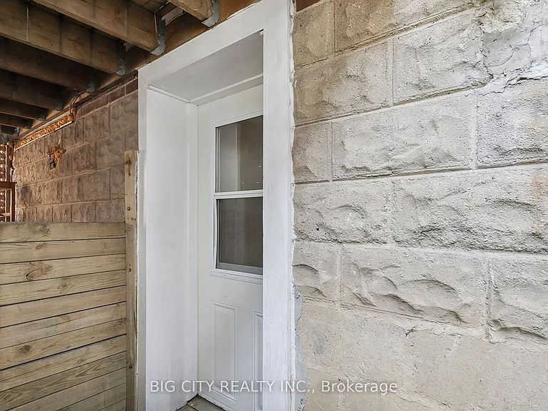 178 Douglas Ave #LOWER — Photo 18