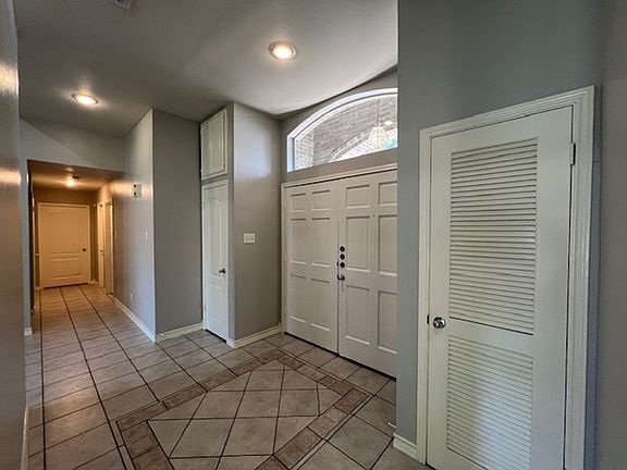 4th image of 8506 Crownwood Dr