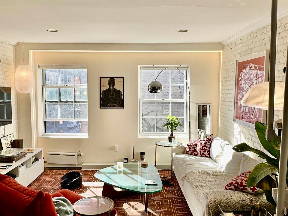1st image of 400 W 22nd St APT 4R