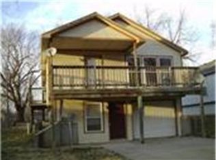 412 Darneal Ave, Richmond, MO 64085