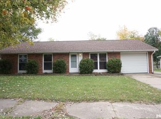 1721 Heisel Ave, Pekin, IL 61554