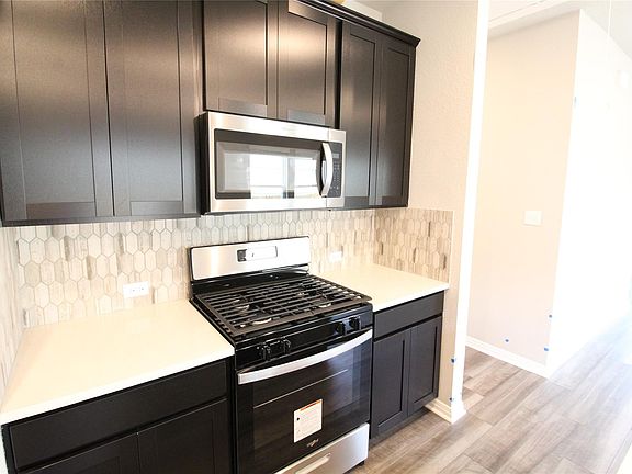 3rd image of 504 Dayspring Cv