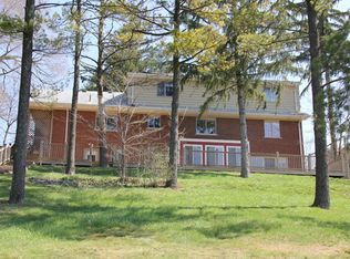 7508 Driftwood Dr, Fenton, MI 48430