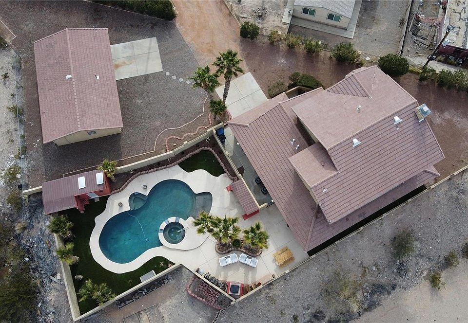 1st image of 1318 Country Club Circle
