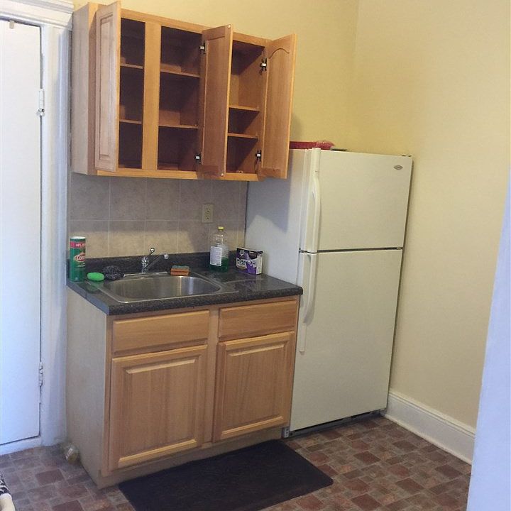 2nd image of 431 52nd St APT 7